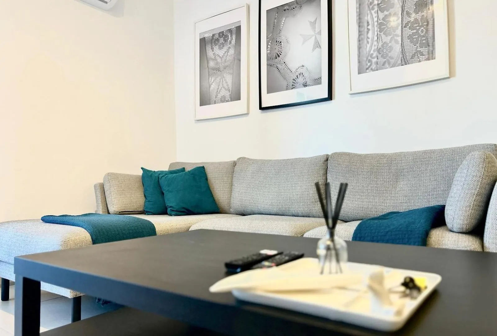 Modern And Spacious 3 Bedroom Apartment Pembroke